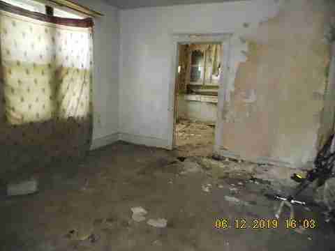 4117 Van Dyke (11)_m.jpg